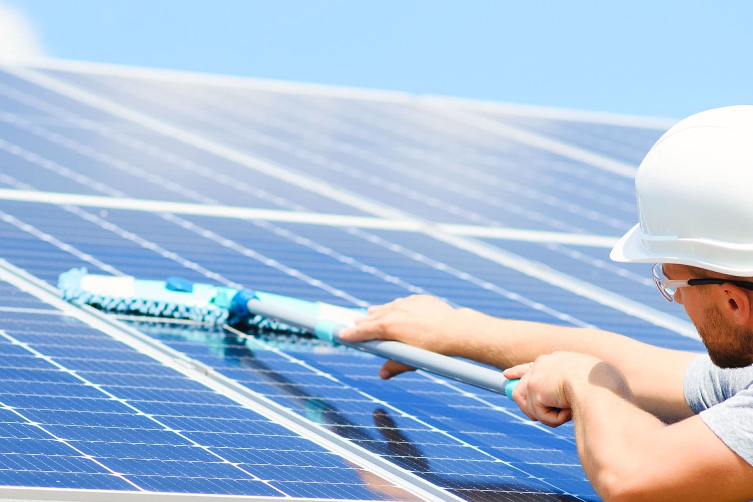 Cleaning solar panels service